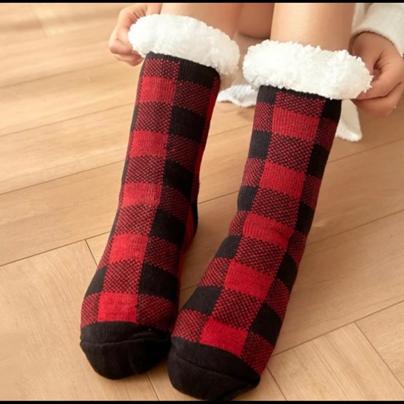 Fleece Lined Slipper Socks with non-slip grip. - Picture 2 of 6